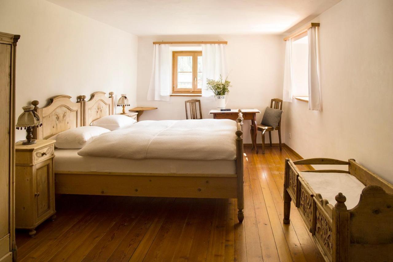 Hotel Chasa Chalavaina Müstair Værelse billede