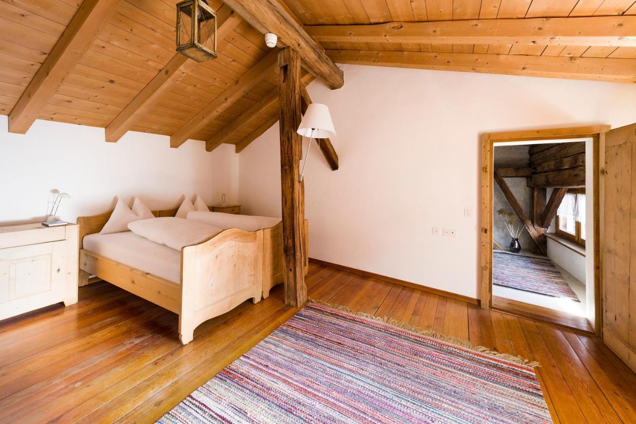 Hotel Chasa Chalavaina Müstair Værelse billede