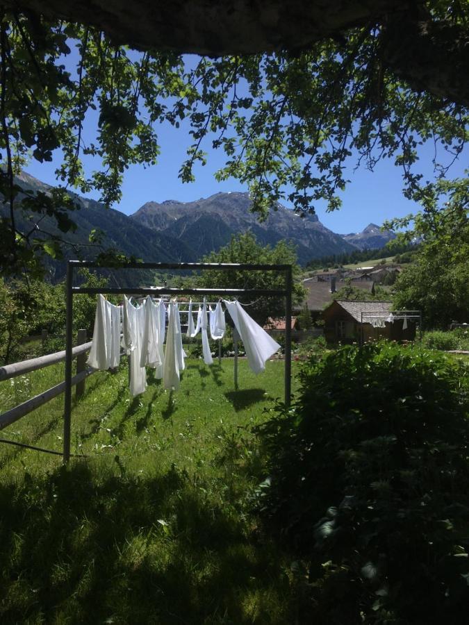 Hotel Chasa Chalavaina Müstair Eksteriør billede