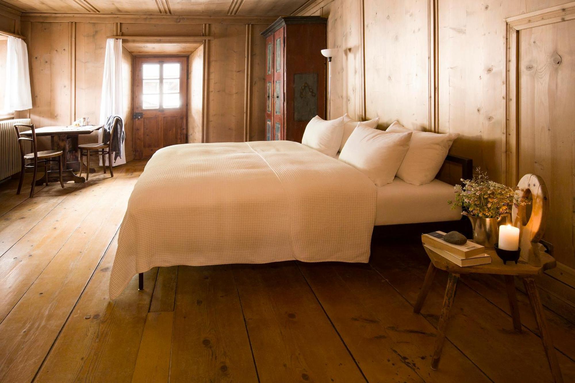Hotel Chasa Chalavaina Müstair Værelse billede